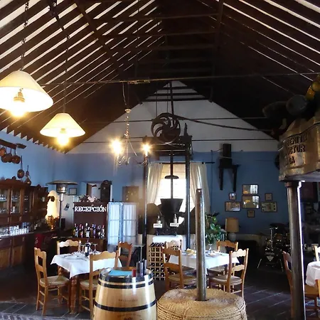 فندق Hotel-museo Molino De Los Abuelos 3*